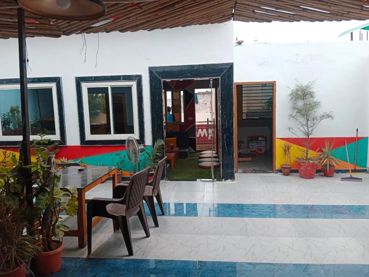 Bedweiser Backpackers Hostel Agra