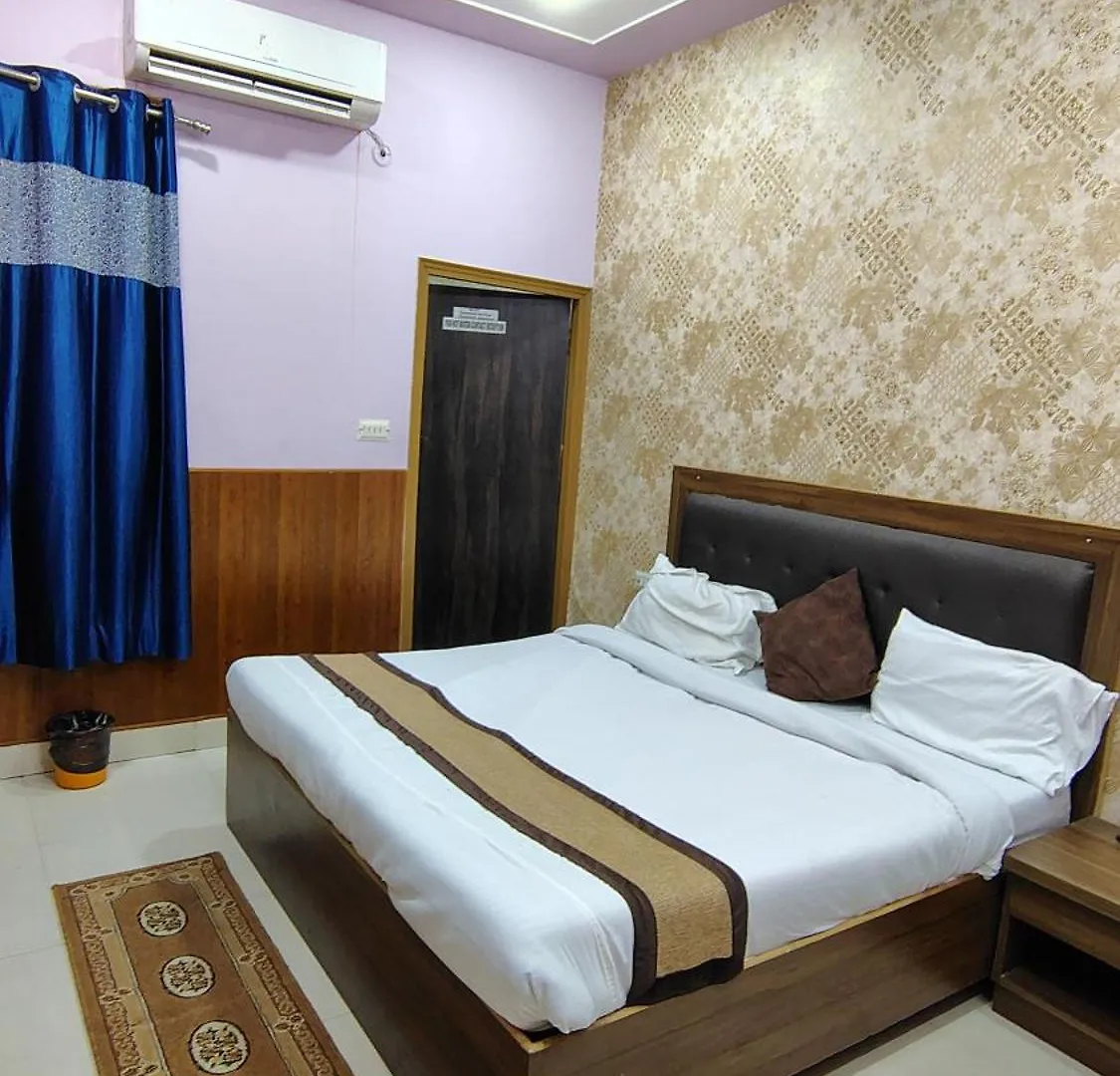 Bedweiser Backpackers Hostel Agra  India