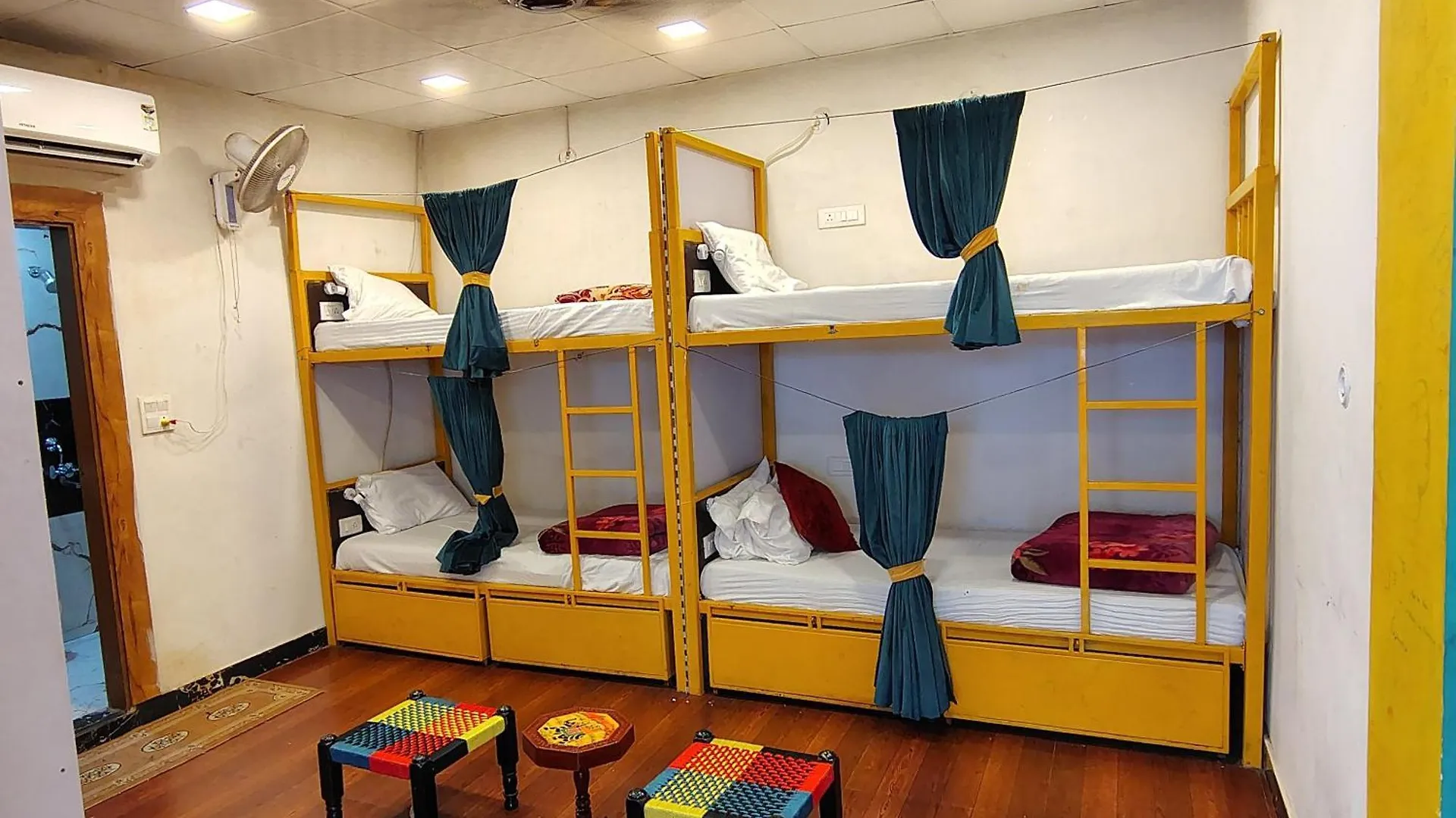 Bedweiser Backpackers Hostel Agra